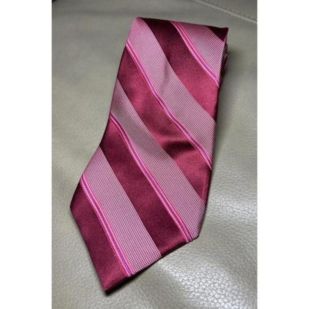 Michael Kors Men’s 100% Silk Necktie Tie Red Stripes NWT A2